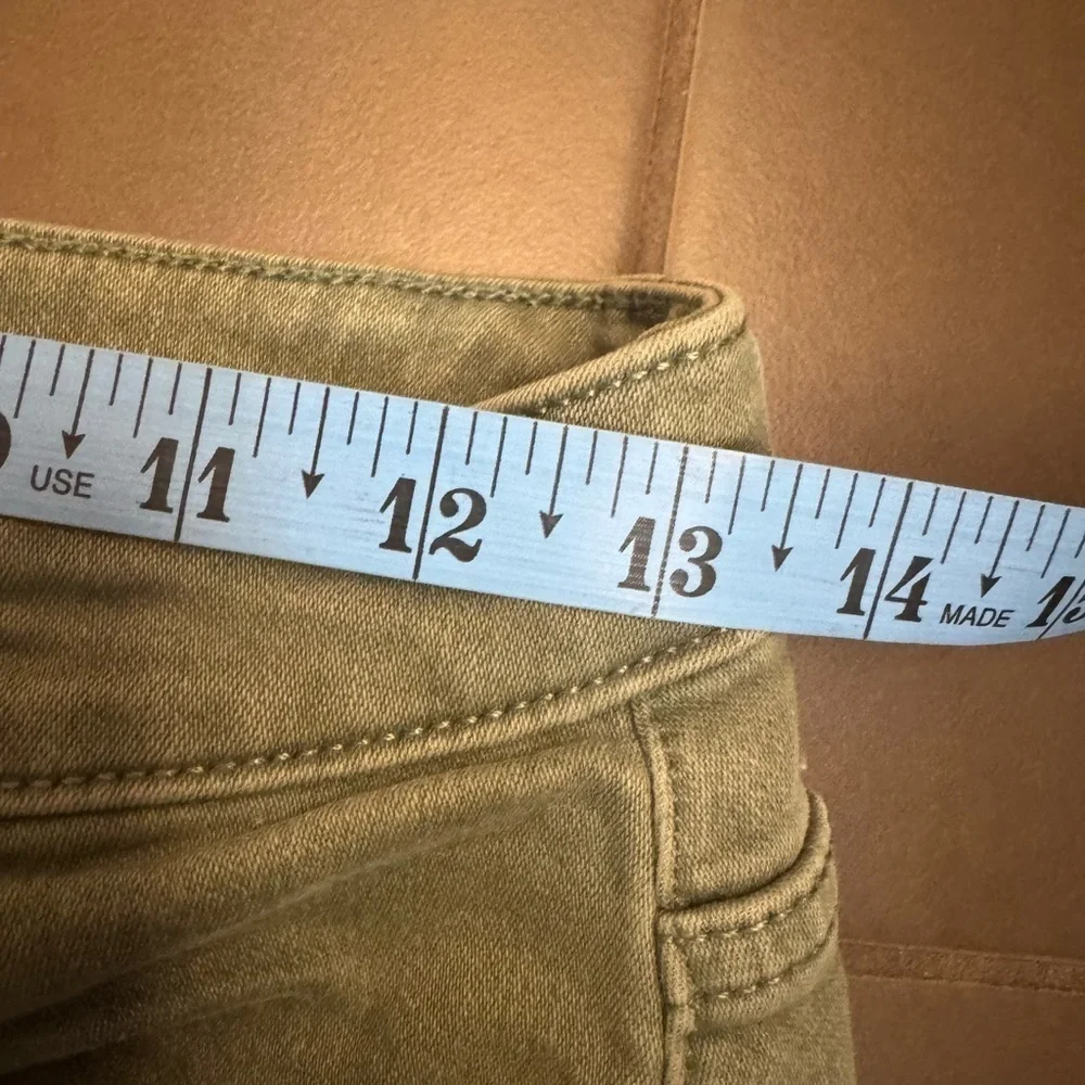 UNIVERSAL THREAD High Rise Midi Olive Green Cuff Stretch Jean Shorts SZ 25 EUC